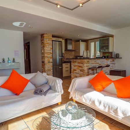 La Marina Sea Front By Hello Homes سيدجيس المظهر الخارجي الصورة
